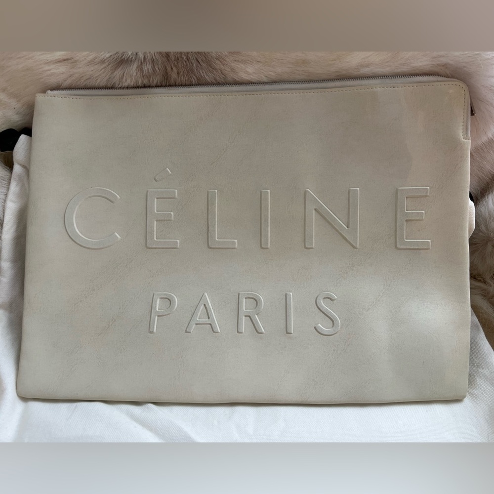 Celine Pouch - Picture 2 of 5
